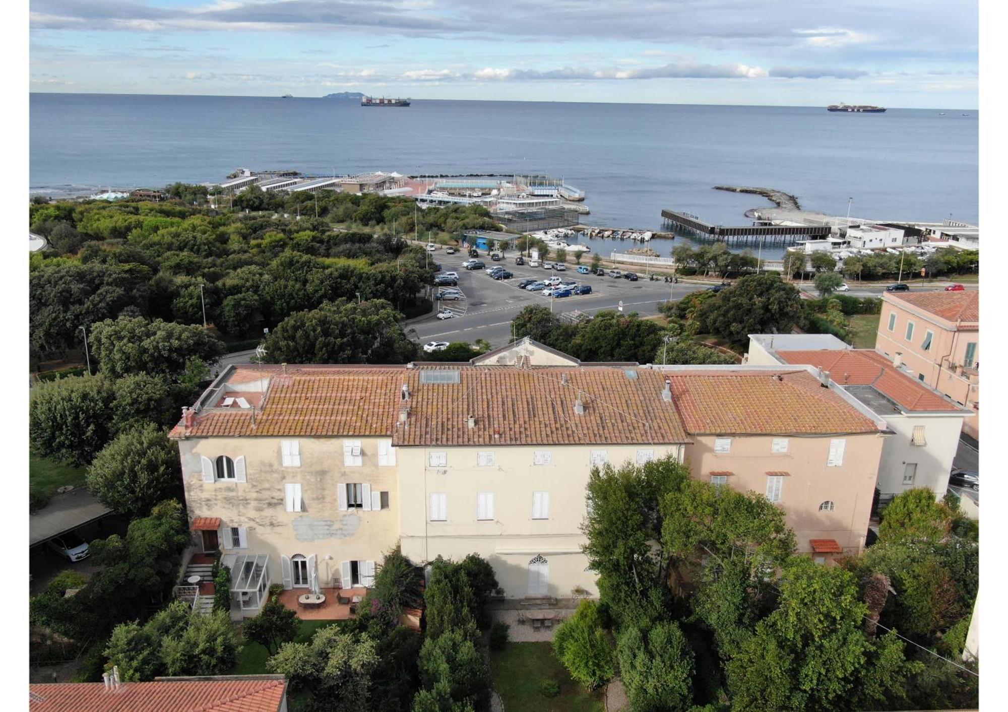 Villa Anselmi - Arteindiretta Livorno Luaran gambar